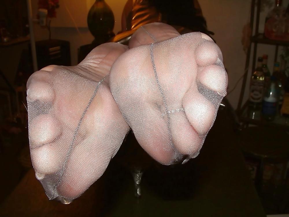 19P Nylon feet