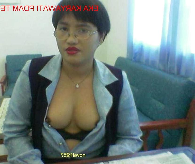 8P Indonesia- milf from ternate maluku