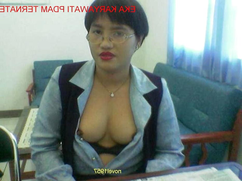 8P Indonesia- milf from ternate maluku