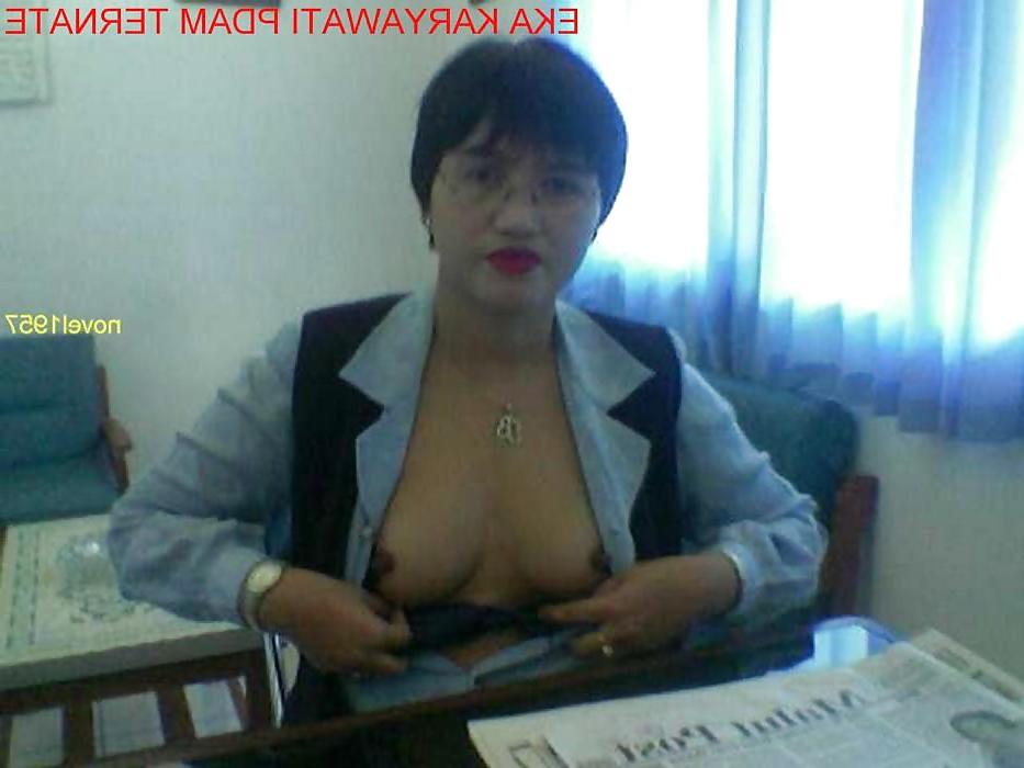 8P Indonesia- milf from ternate maluku
