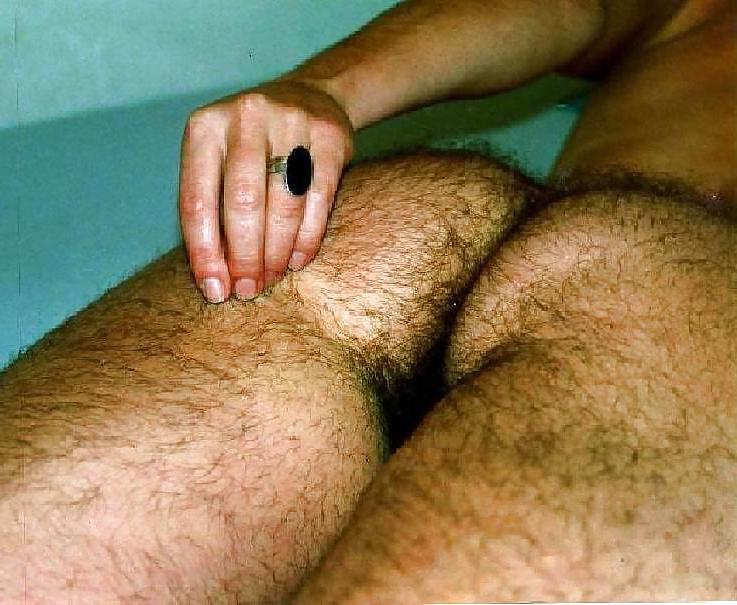 9P Women hairy legs