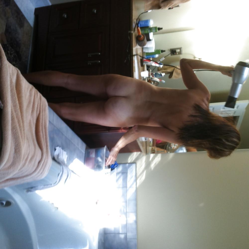 8P Wife's hairy pussy and hot body
