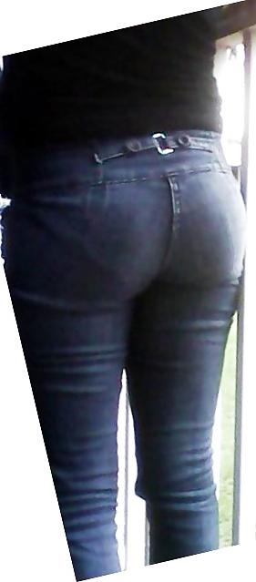 11P Latin teen ass