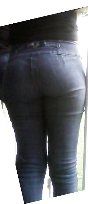 11P Latin teen ass