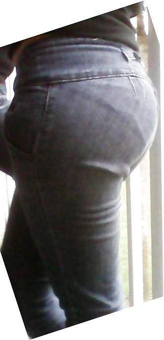 11P Latin teen ass