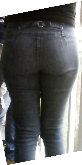 11P Latin teen ass