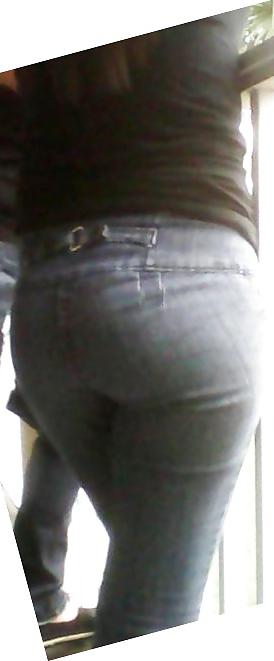 11P Latin teen ass
