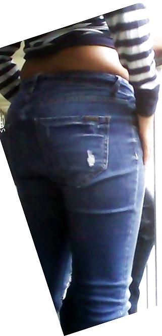 11P Latin teen ass