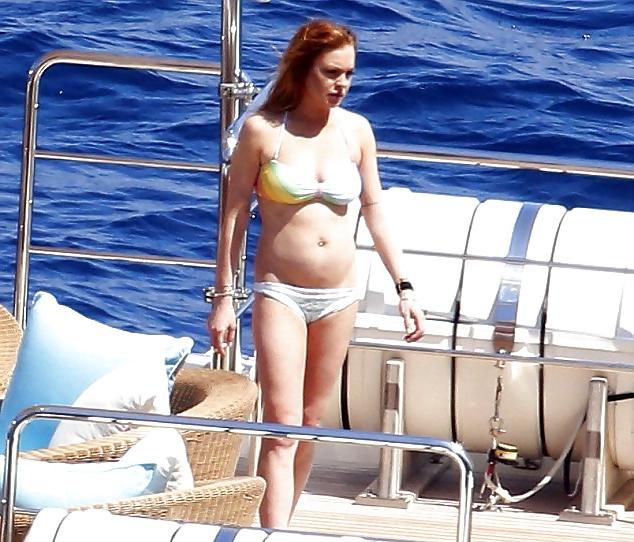 13P Lindsay Lohan ... On A Yacht In Italy