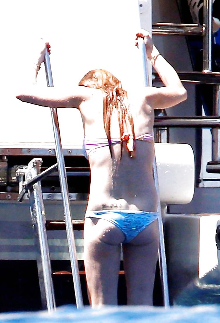 13P Lindsay Lohan ... On A Yacht In Italy