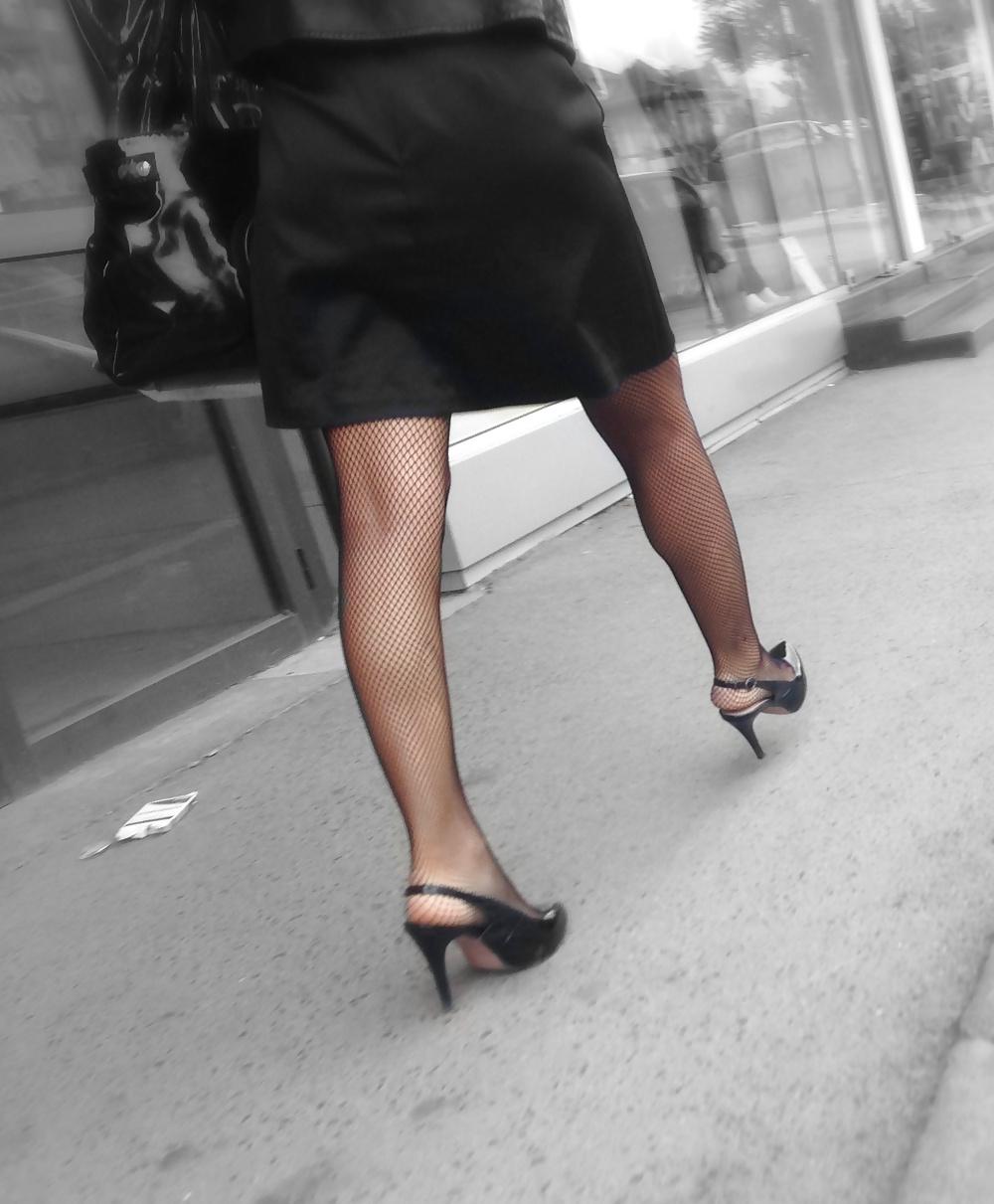 25P A woman who likes to wear ...  tights 2