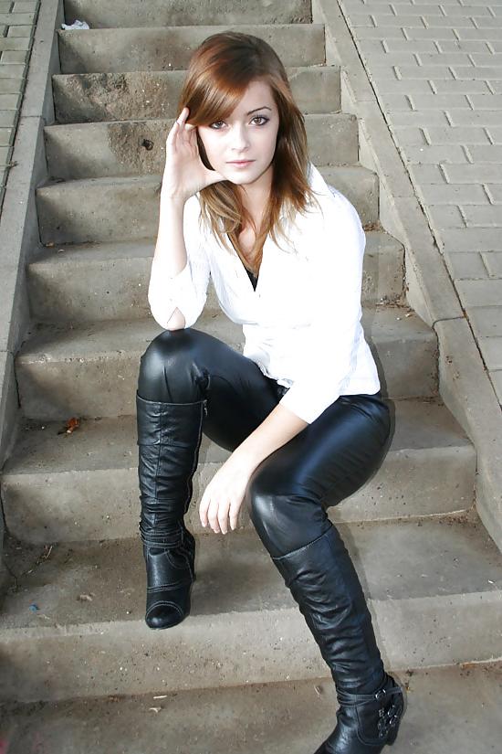 8P Alina in leather 