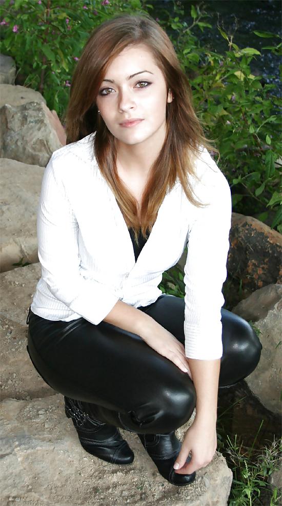 8P Alina in leather 