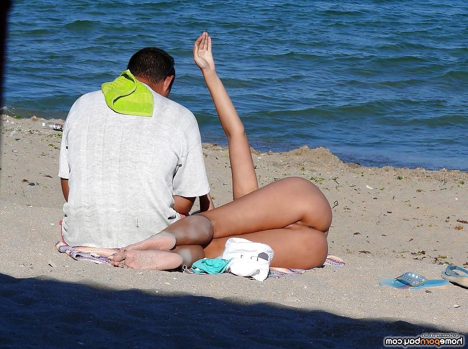 6P Voyeur beach pics