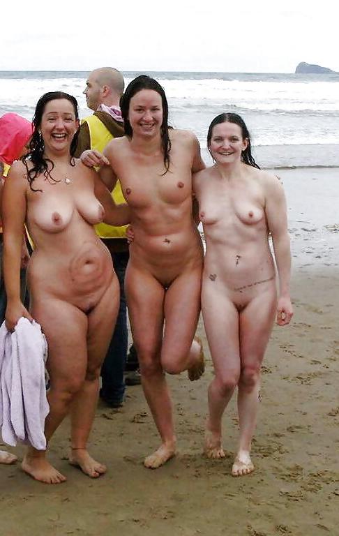 25P The beach girls