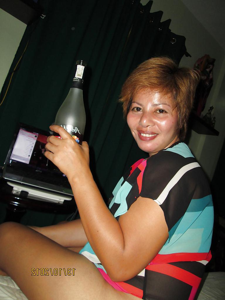20P Pinay Milf Victoria 3