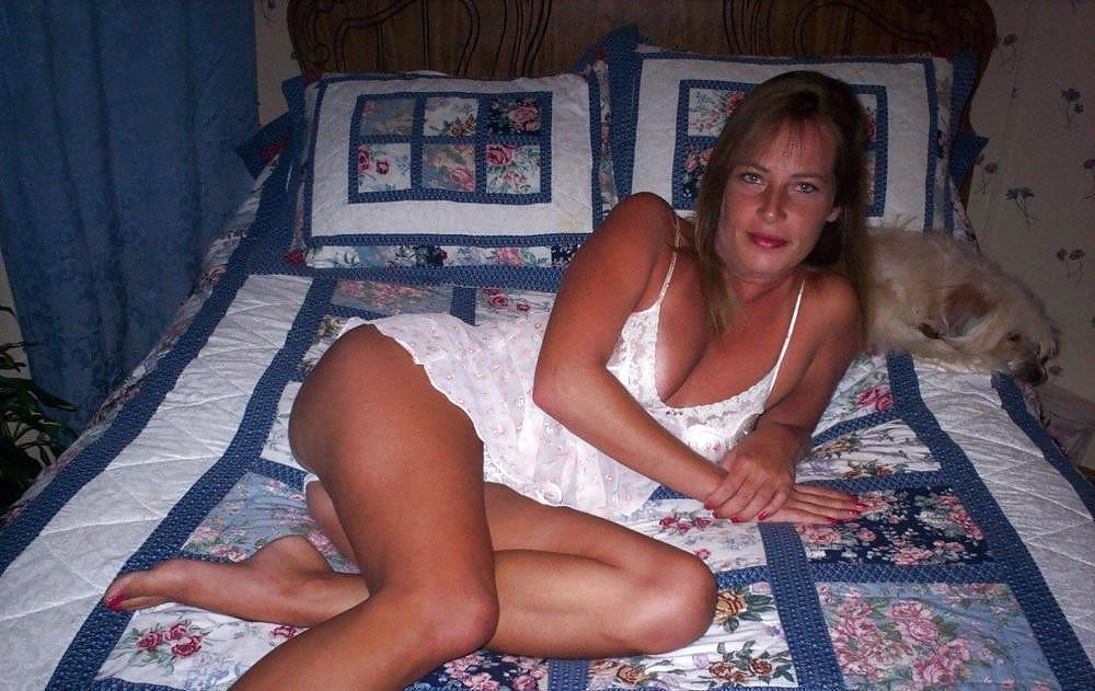 25P Provoking Mature Woman