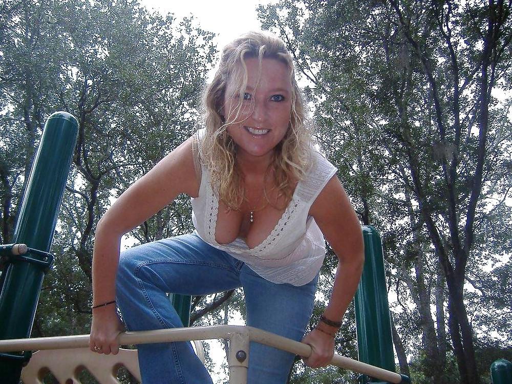 25P Provoking Mature Woman