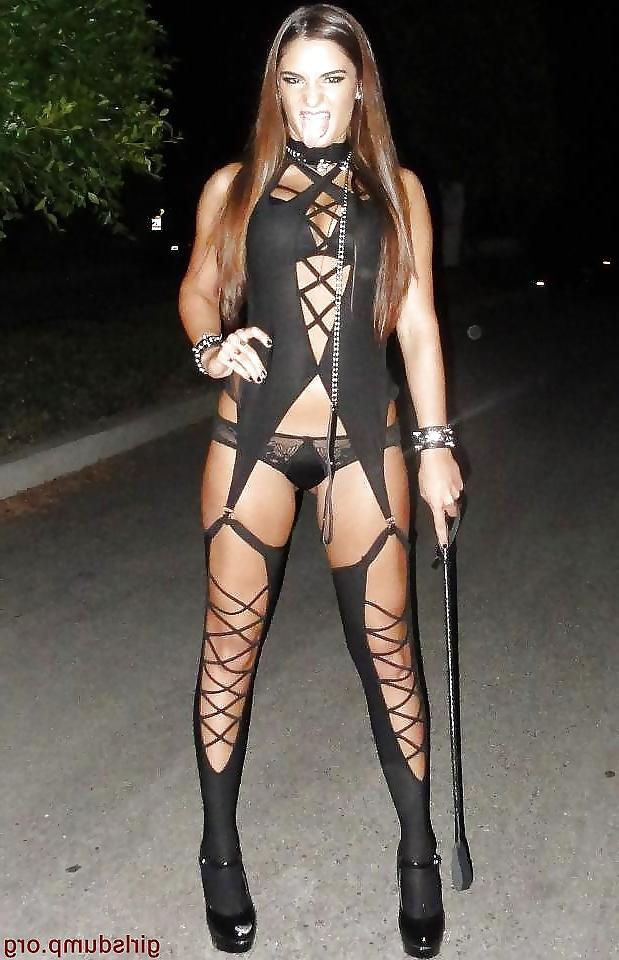 25P Horny girls in nylons IX