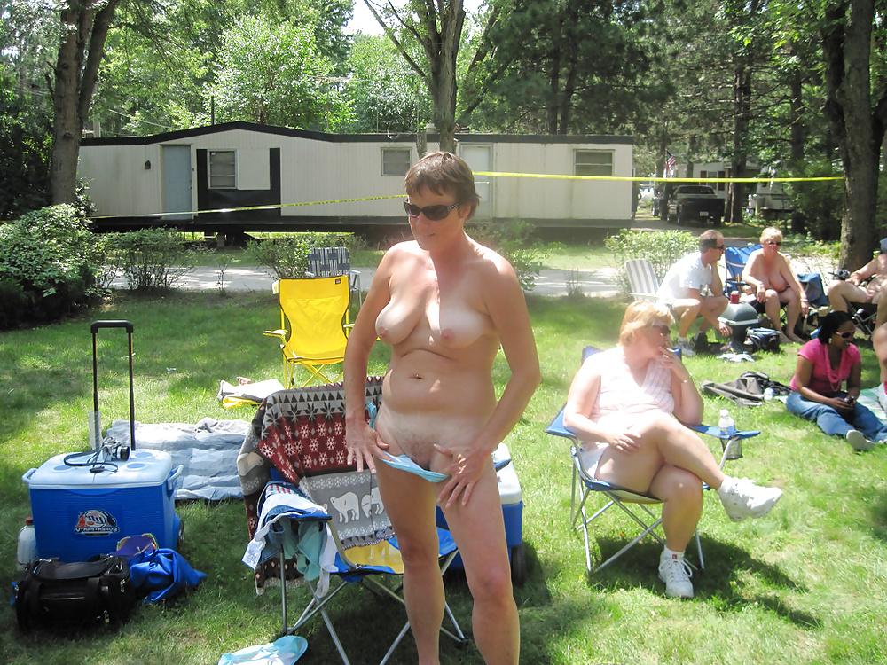 20P Nudists Naturists Public Outdoor Flash #32