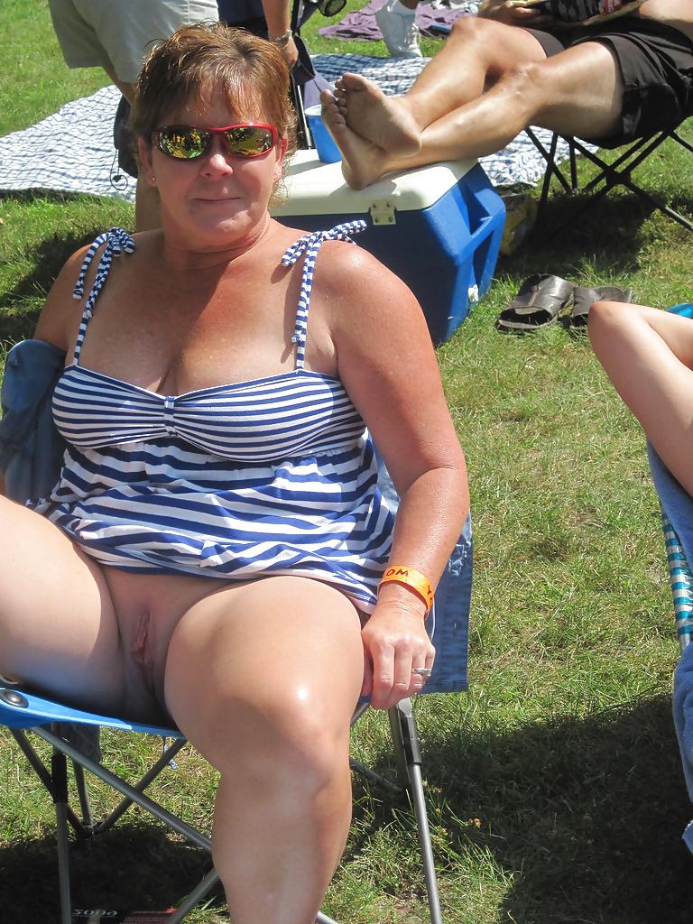 20P Nudists Naturists Public Outdoor Flash #32