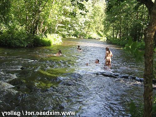 25P Sexy Young Nudist Girls - 200 images!