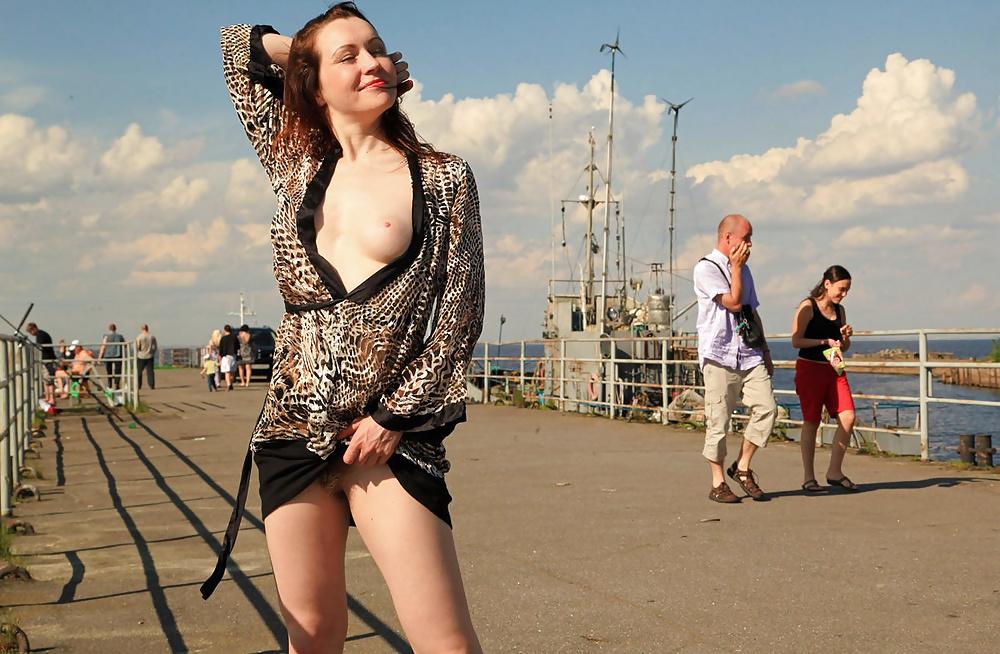 25P Sexy Russian Flasher