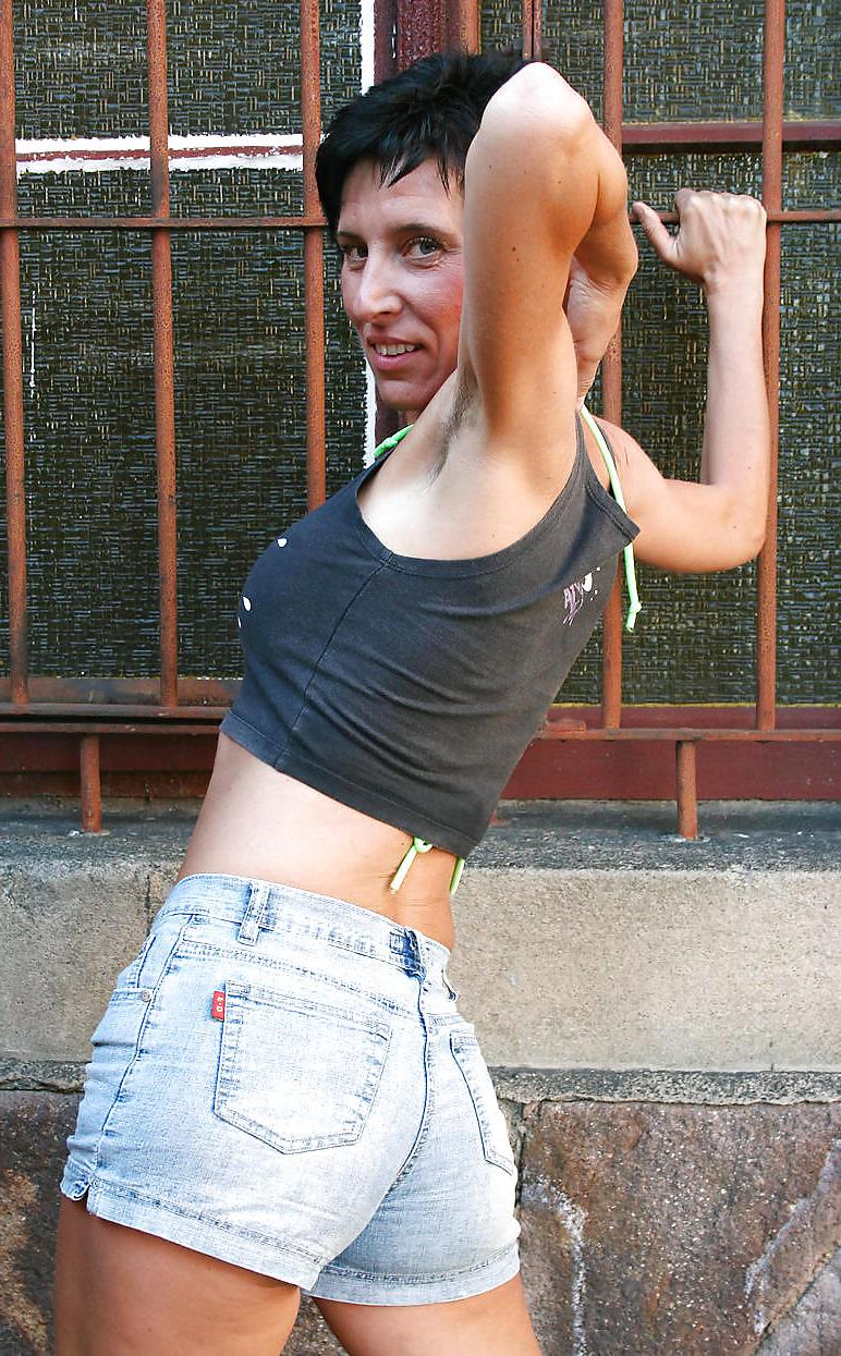 15P Hairy milf Elke
