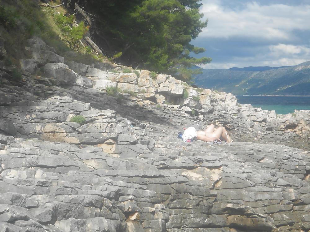 7P Croatian grannies on nude beach