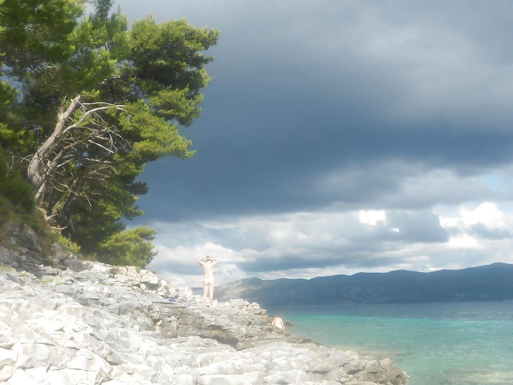 7P Croatian grannies on nude beach