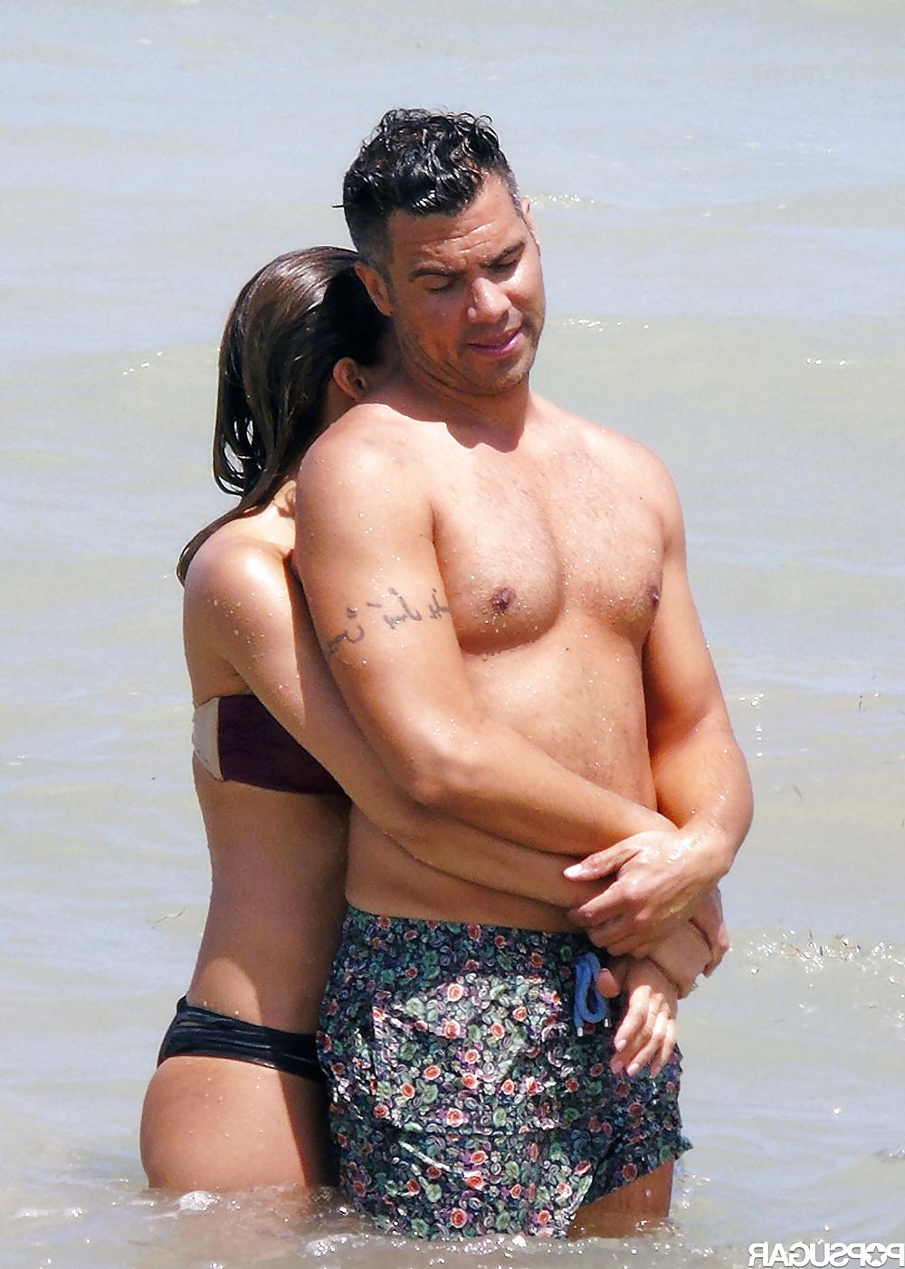 15P Jessica Alba at Mexico beach, July 2014