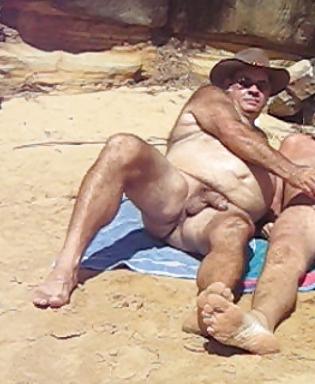 18P Nat and lindsay have some nude beach fun