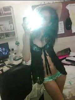 25P Hot Latino Self Shooter