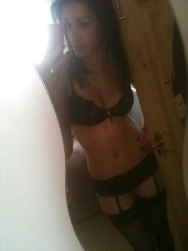 25P Hot Latino Self Shooter