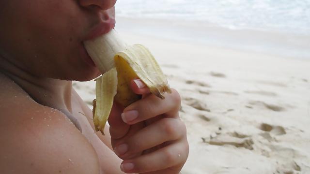 12P Pregnant Wife on The beach