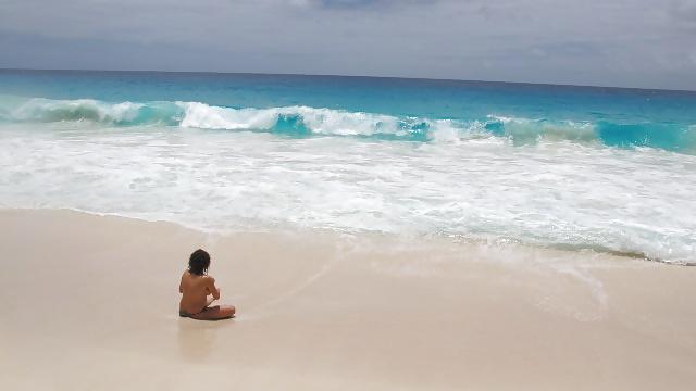 12P Pregnant Wife on The beach