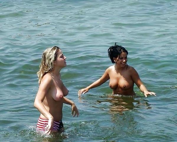 20P Naked beach 38.