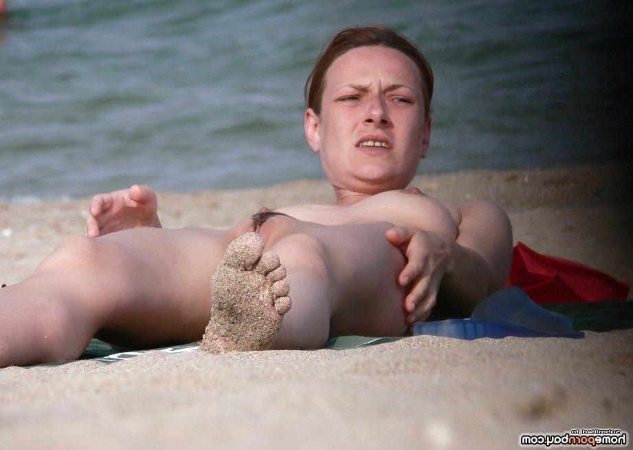 25P The naked beach shots