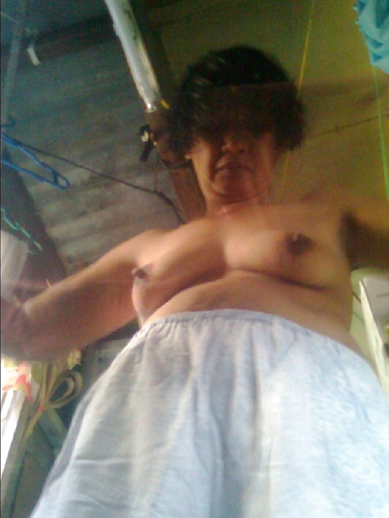 4P Philippinische MILF-Titten