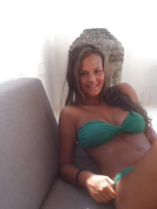 25P YOUNG TEEN SLUTS AT THE BEACH - COMMEN THEM DIRTY