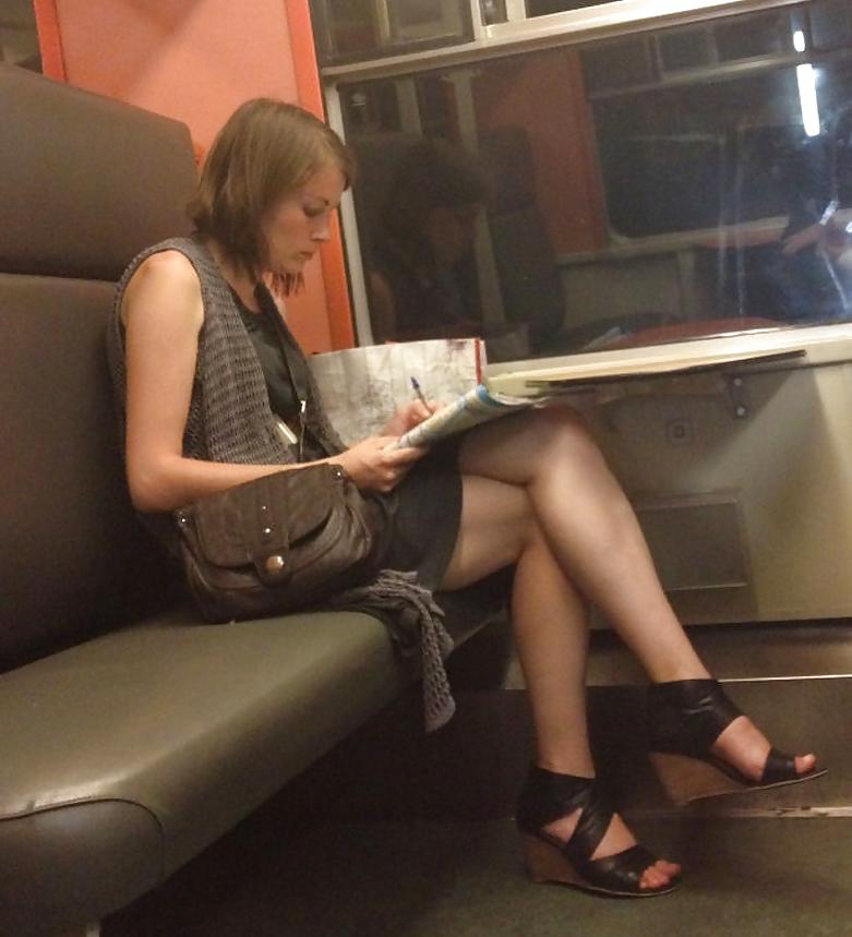 25P Voyeur dans le train
