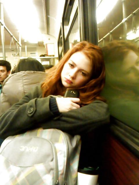 25P Voyeur dans le train