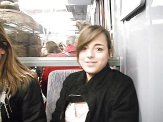 25P Voyeur dans le train