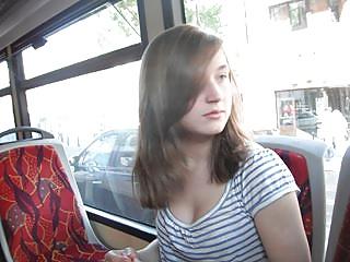 25P Voyeur dans le train