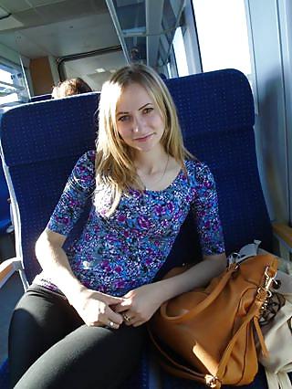 25P Voyeur dans le train