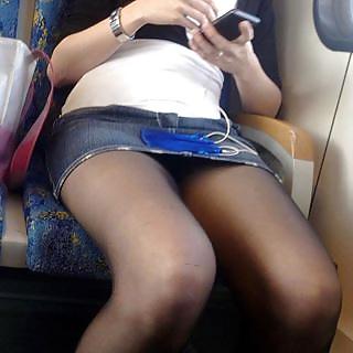 25P Voyeur dans le train
