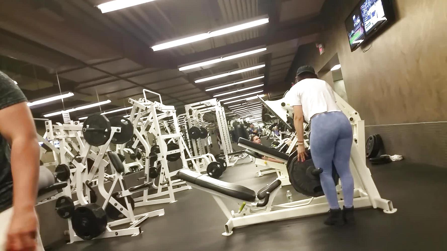 12P Candid Workout Girls pics