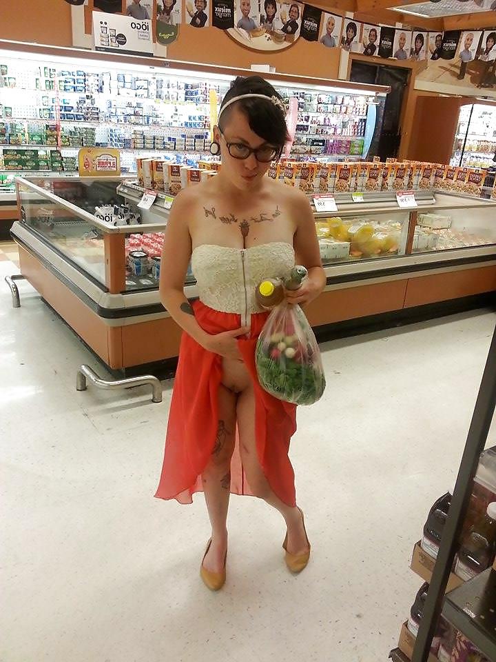 6P Me flashing around
