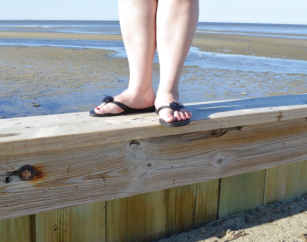 18P Beach Feet