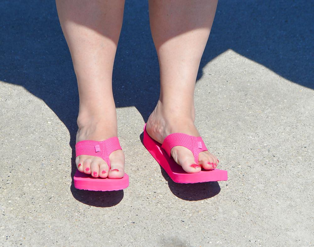 18P Beach Feet